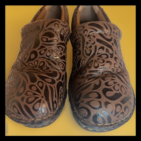 B.O.C. BORN Concept Women Brown Tooled Leather Comfort Nursing Clog...Sz 8.5 - Picture 6 of 14